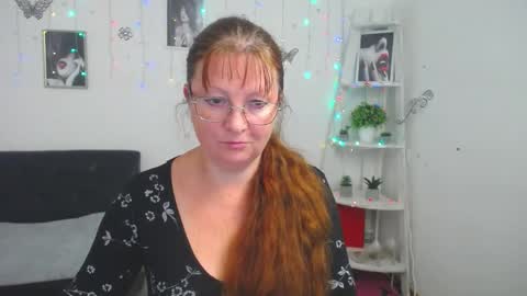Snapshot of oovanessahotts chatting on 10/04/25, 06:33 Vanessa online show from 10/04/25, 06:33