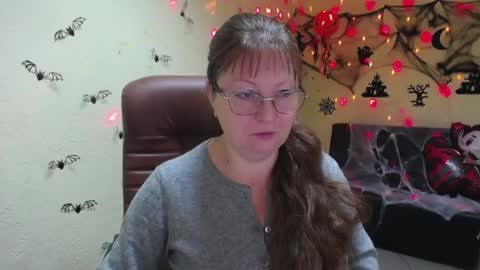 Snapshot of oovanessahotts chatting on 10/23/25, 05:18 Vanessa online show from 10/23/25, 05:18