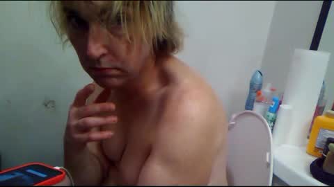 Snapshot of opalockajoe chatting on 12/31/24, 03:42 TsJojo online show from 12/31/24, 03:42