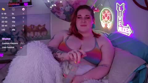 Snapshot of opalreigning chatting on 12/17/24, 10:01 Opal online show from 12/17/24, 10:01