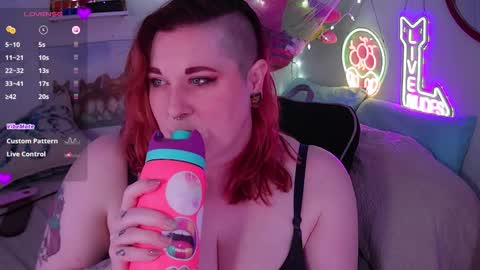 Snapshot of opalreigning chatting on 01/26/25, 08:14 Opal online show from 01/26/25, 08:14