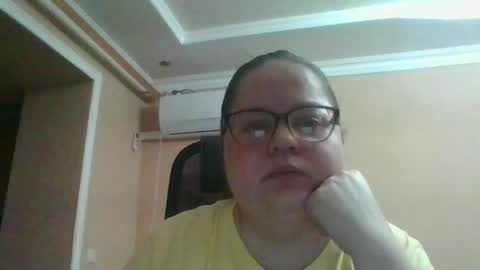 Snapshot of opiumvelour chatting on 06/10/26, 06:18 opiumvelour online show from 06/10/26, 06:18