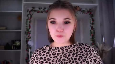 Snapshot of orastarcher chatting on 12/14/25, 02:50 Jenny online show from 12/14/25, 02:50