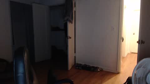 Snapshot of oregon87 chatting on 12/31/24, 02:03 The Oregon Lumberjack online show from 12/31/24, 02:03