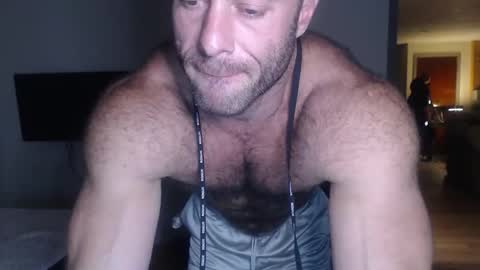 Snapshot of oregon87 chatting on 11/02/25, 02:14 The Oregon Lumberjack online show from 11/02/25, 02:14