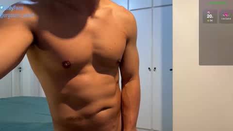 Snapshot of orgasmic_asian chatting on 12/19/25, 10:44 Orgasmic Asian online show from 12/19/25, 10:44