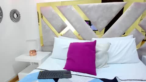 Snapshot of oriana_guzman chatting on 01/27/25, 03:50 Miss Guzman online show from 01/27/25, 03:50
