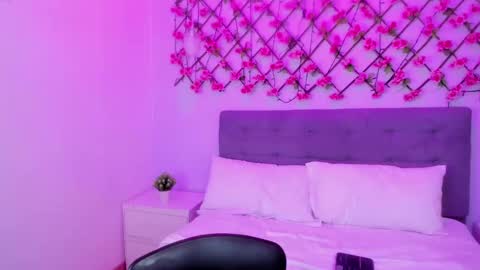 Snapshot of oriana_guzman chatting on 03/05/25, 03:40 Miss Guzman online show from 03/05/25, 03:40