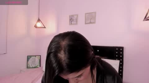 Snapshot of oriana_guzman chatting on 09/16/25, 12:44 Miss Guzman online show from 09/16/25, 12:44