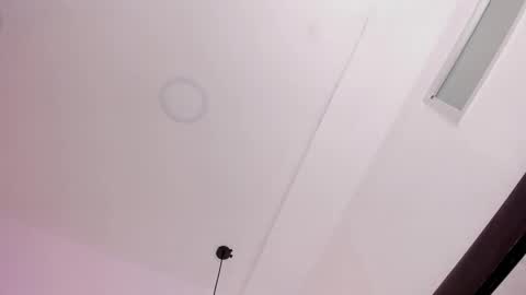 Snapshot of oriana_guzman chatting on 09/23/25, 12:02 Miss Guzman online show from 09/23/25, 12:02