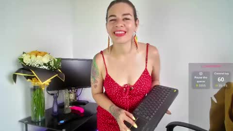 Snapshot of oriana_thomson2 chatting on 05/30/26, 06:05 Oriana online show from 05/30/26, 06:05