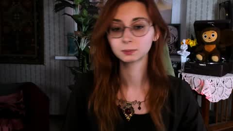 Orianna -  Hi Im into geek culture cosplay crafting LARP games. Shall we play DnD online show from 01/05/25, 03:13