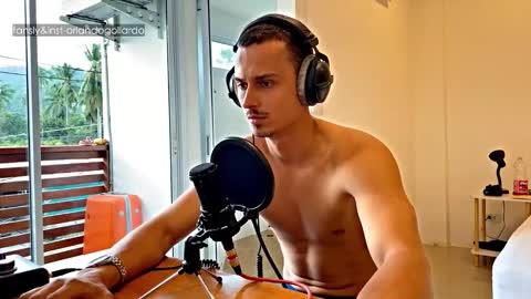 Fansly and Instagram -  online show from 11/12/25, 10:26