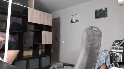 Snapshot of orvadowden chatting on 10/12/25, 09:41 Milana online show from 10/12/25, 09:41