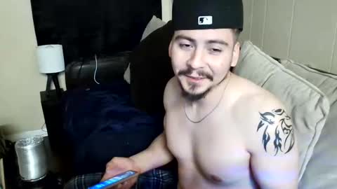 Snapshot of oscar1992toyota chatting on 02/26/25, 04:36 oscar1992toyota online show from 02/26/25, 04:36