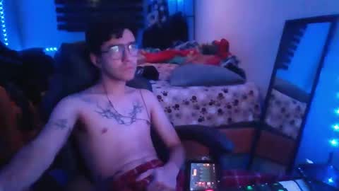 Snapshot of oscar252s chatting on 11/26/25, 05:08 Oscar online show from 11/26/25, 05:08