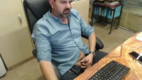 Snapshot of oscar_msng chatting on 11/18/25, 06:23 Oscar online show from 11/18/25, 06:23