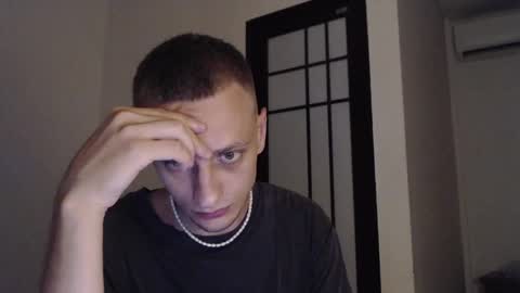 Snapshot of oscar_sssky chatting on 01/25/25, 04:35 Oscar online show from 01/25/25, 04:35