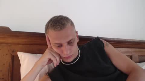 Snapshot of oscar_sssky chatting on 02/07/25, 08:11 Oscar online show from 02/07/25, 08:11