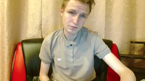 Snapshot of oscar_wildy chatting on 11/23/25, 11:04 Oscar online show from 11/23/25, 11:04