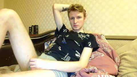 Snapshot of oscar_wildy chatting on 12/19/25, 10:06 Oscar online show from 12/19/25, 10:06