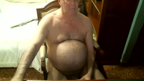 Snapshot of oscarw chatting on 12/13/25, 08:04 Oscar online show from 12/13/25, 08:04