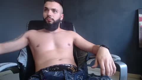 Snapshot of oscarwills chatting on 06/27/26, 12:22 OscarWills online show from 06/27/26, 12:22