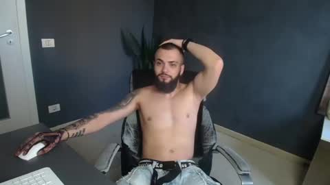 Snapshot of oscarwills chatting on 06/30/26, 03:40 OscarWills online show from 06/30/26, 03:40