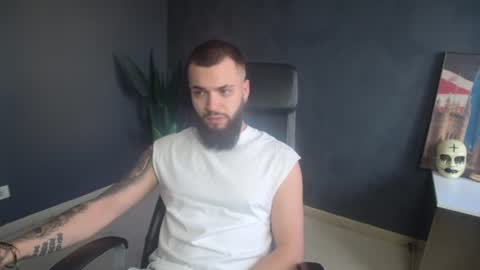 Snapshot of oscarwills chatting on 07/12/26, 04:25 OscarWills online show from 07/12/26, 04:25