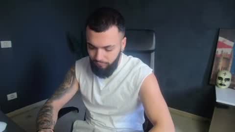 Snapshot of oscarwills chatting on 07/25/26, 04:43 OscarWills online show from 07/25/26, 04:43