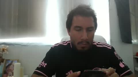 Snapshot of oscaryn_martell chatting on 11/09/25, 07:01 oscaryn_martell online show from 11/09/25, 07:01