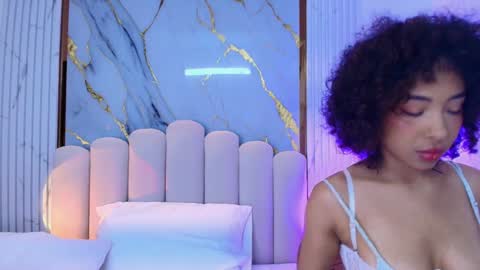 Snapshot of oshun_25 chatting on 02/04/25, 11:49 Oshun online show from 02/04/25, 11:49