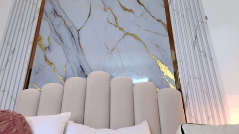 Snapshot of oshun_25 chatting on 02/06/25, 03:09 Oshun online show from 02/06/25, 03:09