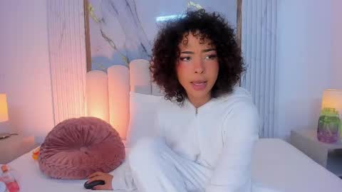 Snapshot of oshun_25 chatting on 03/03/25, 11:55 Oshun online show from 03/03/25, 11:55