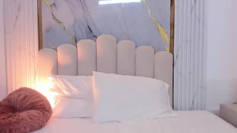 Snapshot of oshun_25 chatting on 03/07/25, 06:11 Oshun online show from 03/07/25, 06:11