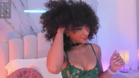 Snapshot of oshun_25 chatting on 09/16/25, 12:17 Oshun online show from 09/16/25, 12:17