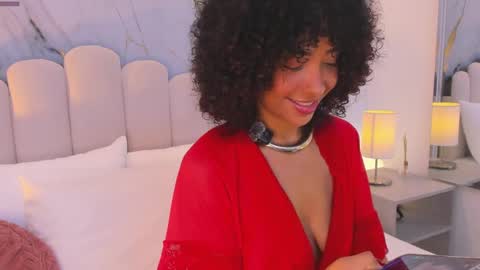 Snapshot of oshun_25 chatting on 09/25/25, 12:53 Oshun online show from 09/25/25, 12:53