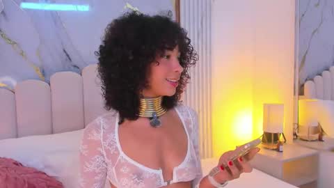 Snapshot of oshun_25 chatting on 10/09/25, 12:36 Oshun online show from 10/09/25, 12:36