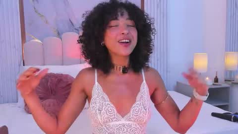 Snapshot of oshun_25 chatting on 11/06/25, 12:50 Oshun online show from 11/06/25, 12:50