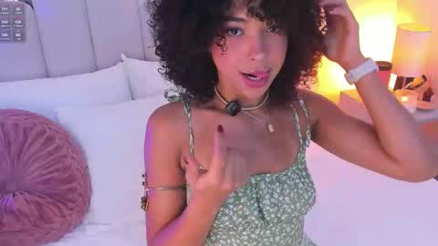 Snapshot of oshun_25 chatting on 11/10/25, 12:48 Oshun online show from 11/10/25, 12:48