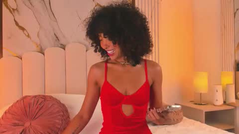 Snapshot of oshun_25 chatting on 11/24/25, 12:38 Oshun online show from 11/24/25, 12:38