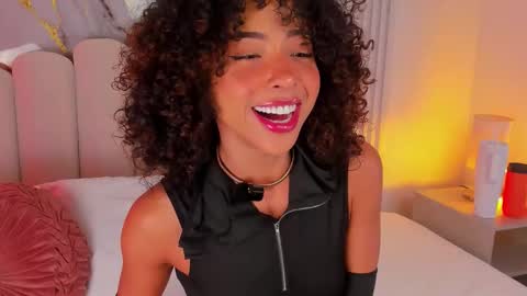 Snapshot of oshun_25 chatting on 12/03/25, 11:19 Oshun online show from 12/03/25, 11:19