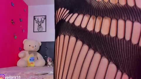 Snapshot of osiris_doll chatting on 11/22/25, 08:19 vella online show from 11/22/25, 08:19