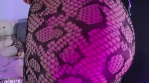 Snapshot of osiris_doll chatting on 04/19/26, 06:21 vella online show from 04/19/26, 06:21