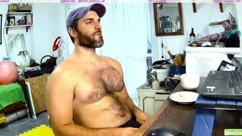 Snapshot of osito_blanco chatting on 02/05/26, 10:58 Osito Blanco online show from 02/05/26, 10:58