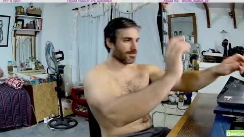 Snapshot of osito_blanco chatting on 03/18/26, 11:41 Osito Blanco online show from 03/18/26, 11:41