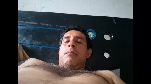 Snapshot of ositofelizx40 chatting on 12/01/24, 08:42 EDI online show from 12/01/24, 08:42