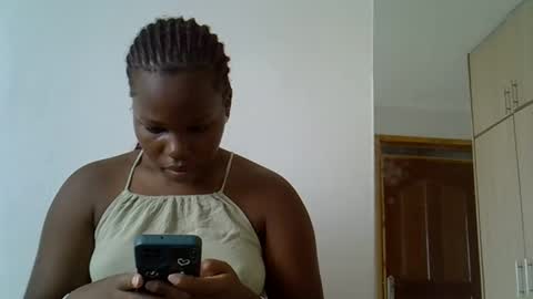 Snapshot of osoprettyebony chatting on 10/29/25, 12:29 osoprettyebony online show from 10/29/25, 12:29