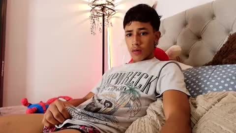 Snapshot of ostin_18hot chatting on 11/13/25, 04:33 ostin 18hot online show from 11/13/25, 04:33