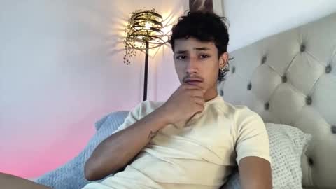 ostin 18hot online show from 12/22/25, 12:18